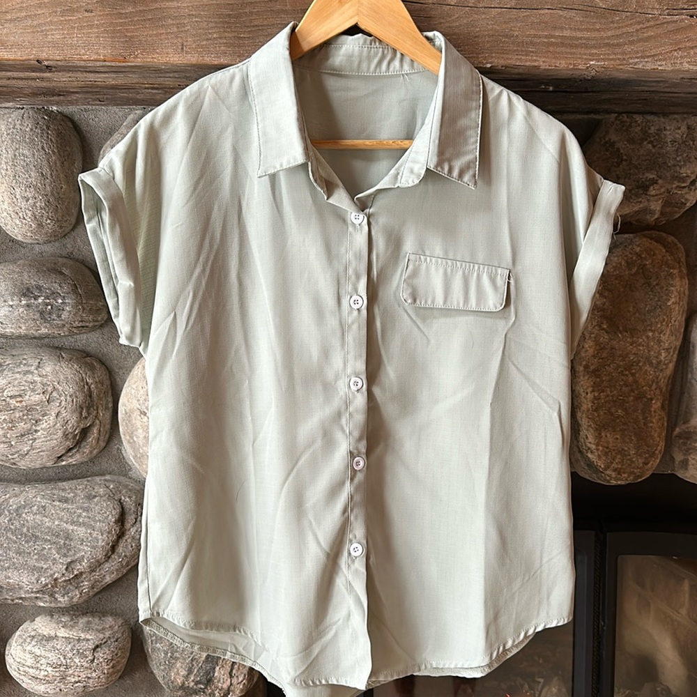 T-shirt button down